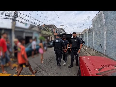 Favela vira, após ROMU fechar o cerco pelos telhados e prender traficantes  Diretor Elias Junior