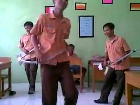 Anak SMA Menggila (Crazy High School Student)