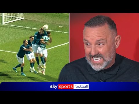 "It looks like an ERROR... dubious!" 😳 | Kris Boyd FUMES at late Celtic penalty VAR call