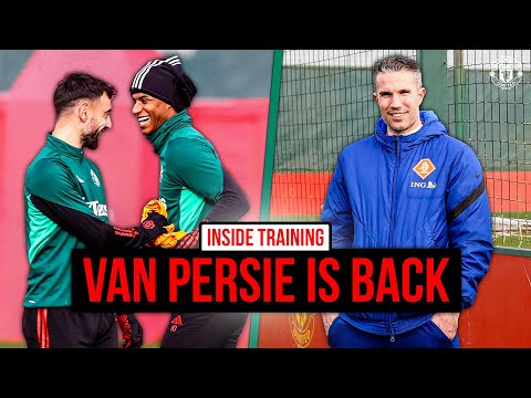 Robin van Persie Returns To Carrington! 😍 | INSIDE TRAINING