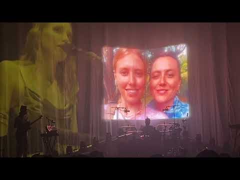 LEA singt live in Berlin für ihre Schwester ♥️ Danke dass es dich gibt ♥️