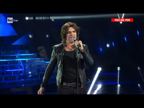 Alex Belli - "Luciano Ligabue" canta " Piccola stella senza cielo " - Tale e Quale Show 29/09/2023