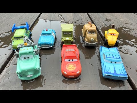 Disney Cars ☆ Change Color A magical toy that changes color in cold and warm water!