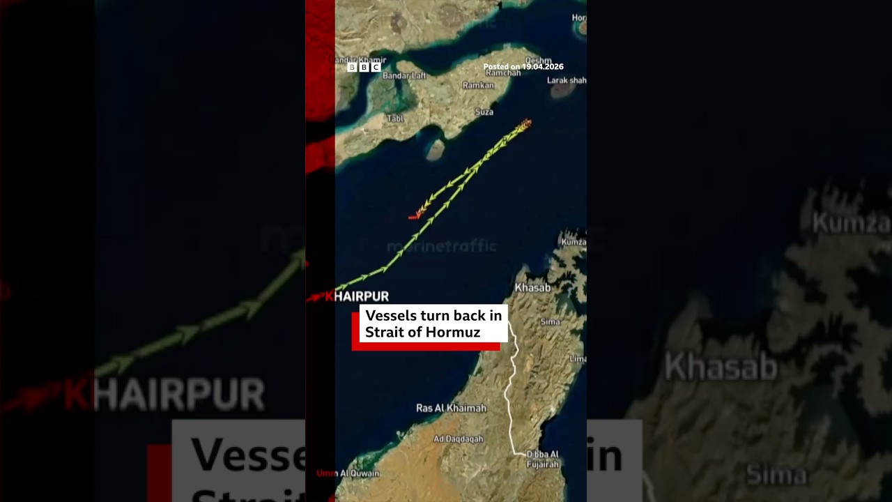Ships turn around in Strait of Hormuz. Iran US StraitOfHormuz BBCNews