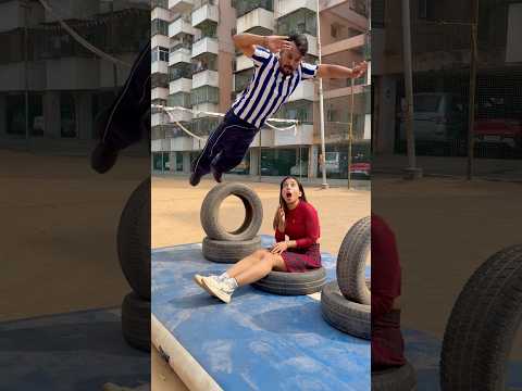 हवा में अचानक लटका लड़का #action #stunt #gymnast #couplegoal #acrobatics #viralshorts #flip