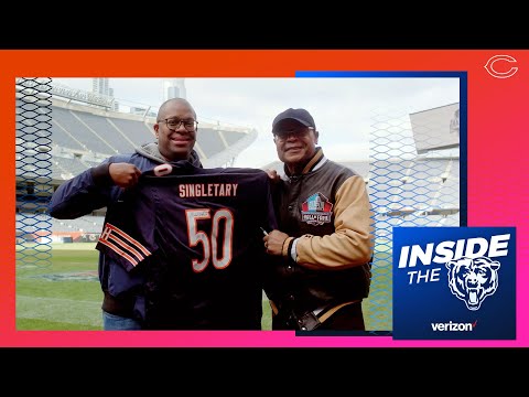 Mike Singletary surprises Bears Superfan with Ford Hall of Fans nomination | Chicago Bears video clip