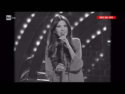 Pamela Prati - "Rosanna Fratello" canta "Sono una donna non sono una santa" - 13/10/2023