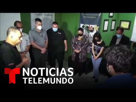 Salvadoreños deportados se reúnen por Thanksgiving | Noticias Telemundo