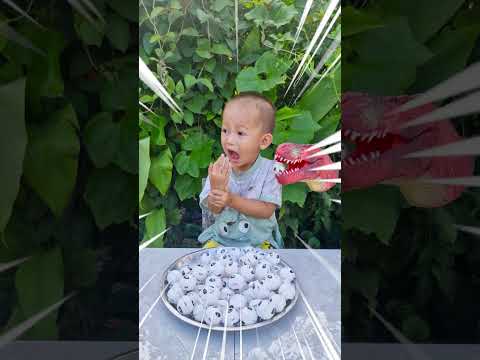 cute baby and dinosaur! p58 🦖🤣👶