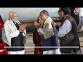 PM Modi Varanasi Visit : आधी रात में बीच सड़क पर रुकी गाड़ी, निकले PM Modi और Yogi | UP News | Kashi  - 01:37 min - News - Video
