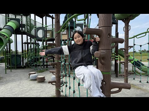 レオくんが大きな公園のいろいろな遊具で遊んでみた！Part8 レオスマイル