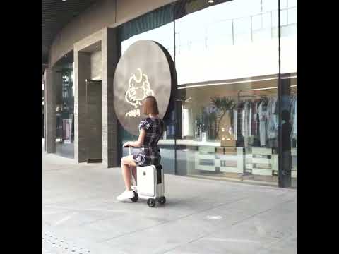 Airwheel SE3SL: The Trendy Ride - on Suitcase Redefining Travel! #airwheel #robot #travel