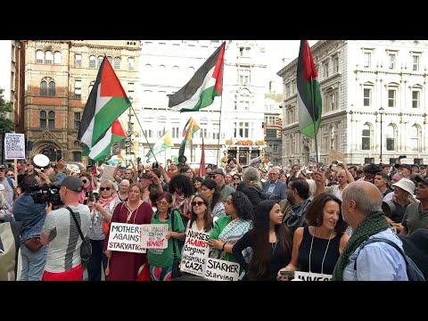 Pro-Palestinian protesters bang on pots and pans during rally in London | AFP