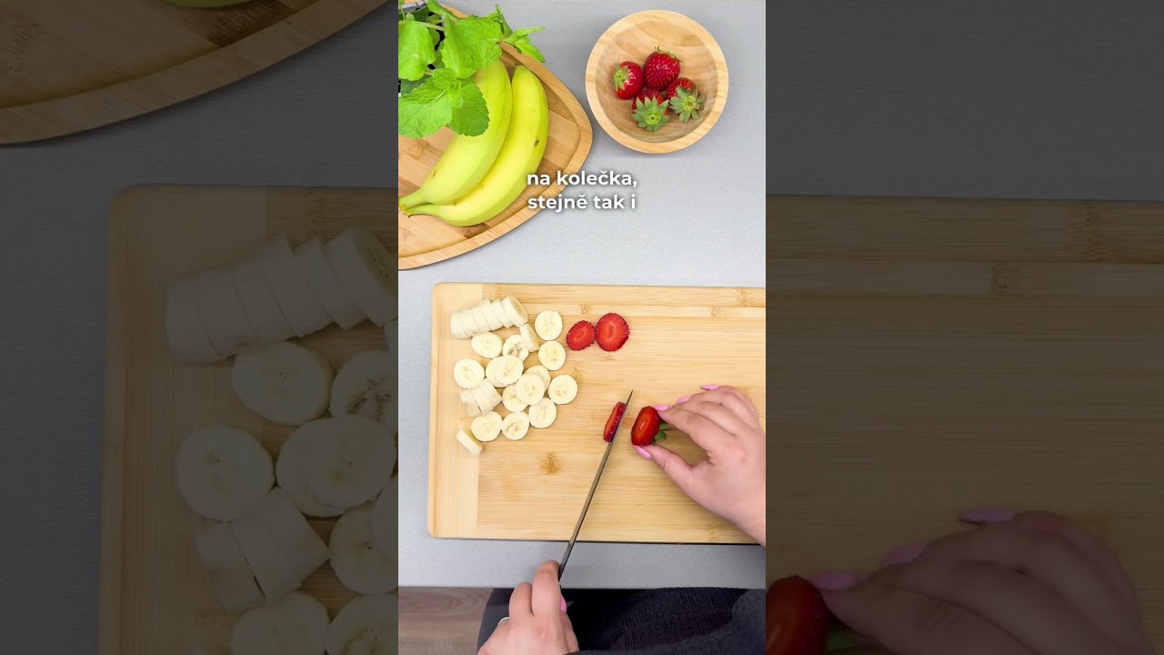 Mini vaflový špíz je sladká bomba, která hezky vypadá a dodá energii na celý den #toprecepty #foodie