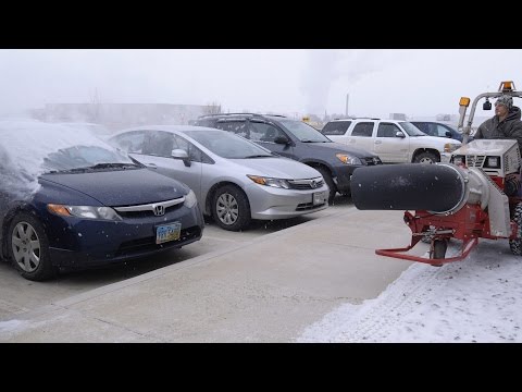 Како најбрзо да си го исчистиш автомобилот од снег?