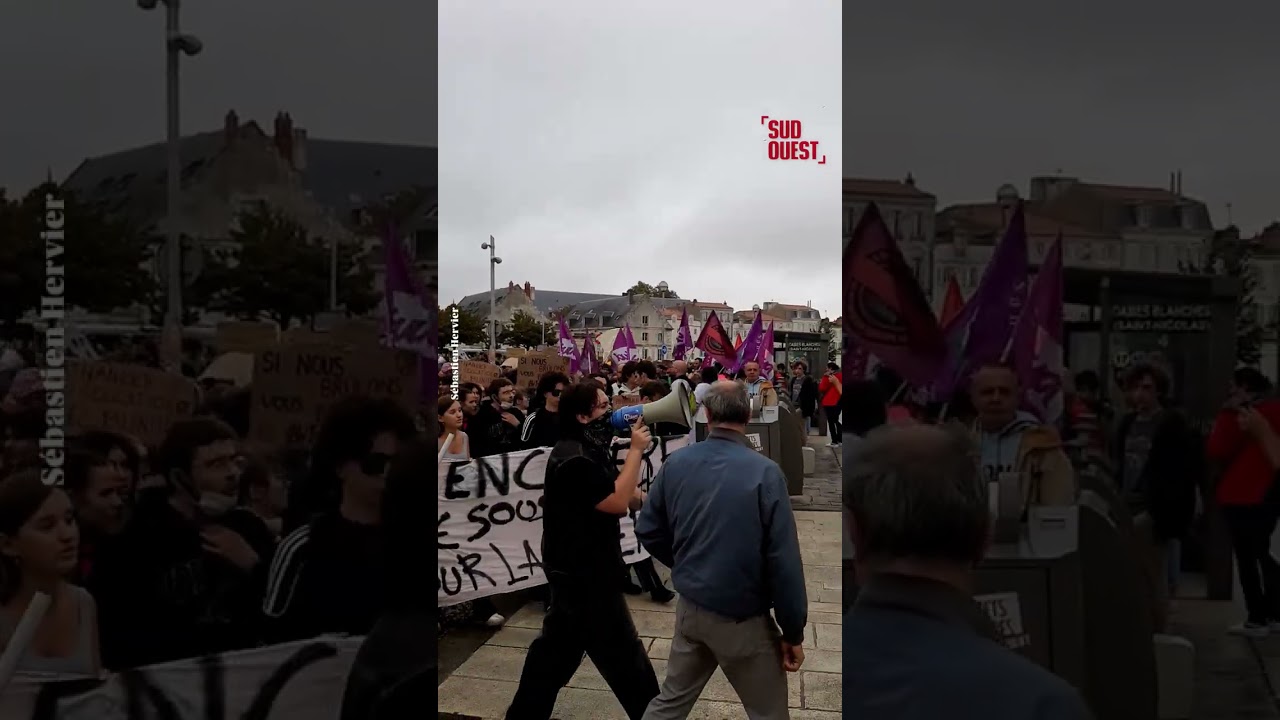Colère lycéenne à La Rochelle : lycéens, étudiants et syndicats chantent "La Marseillaise"