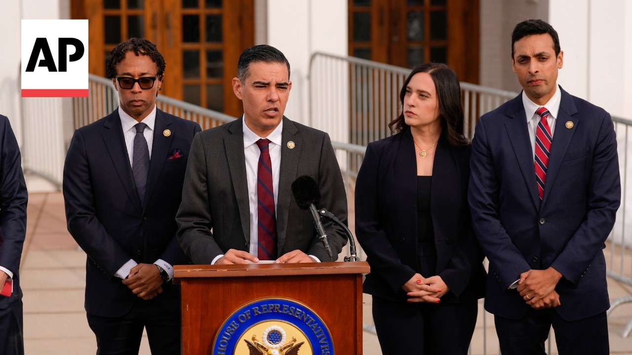 Hillary Clinton wants press 'in the room' during deposition, Garcia says