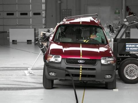 Видео краш-теста Ford Escape 2000 - 2007