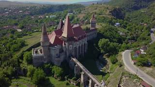 (空撮 ドローン  4K)(ルーマニア)古城コルビン城 (Aelial drone)castle of Corvine (Romania )movie by Mavic pro