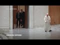 El Papa Francisco aparece por primera vez en público tras los problemas de salud que le obligaron a