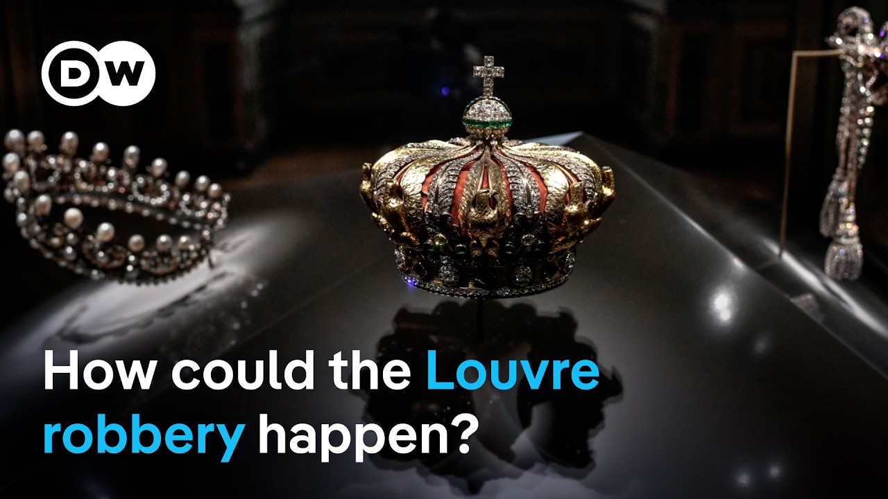 Paris: 'Priceless' Napoleon jewelry stolen from Louvre in Paris | DW News