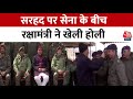 Defence Minister Rajnath Singh Celebrates Holi: Leh में Rajnath Singh ने जवानों को लगाया गुलाल