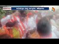 Clash Between TDP and YCP Leaders | సత్యసాయి జిల్లాలో టీడీపీ, వైసీపీ వర్గాల మధ్య ఘర్షణ | 10TV News  - 01:06 min - News - Video