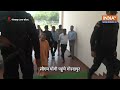 Uttar Pradesh के Gorakhpur में CM Yogi ने गोरखपुर मंडल के सांसदों और विधायकों के साथ की बैठक  - 01:07 min - News - Video