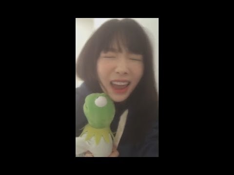 그냥 대유잼인 태연 인스타 라이브 깨알컷 (레드벨벳 예리 댓글 포함)