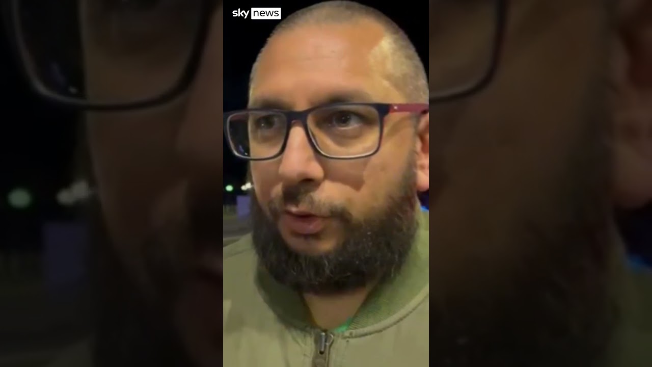 Train attacker 'was waving a large knife', says eyewitness