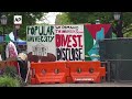 Group of University of Chicago faculty defend pro-Palestinian encampment  - 01:00 min - News - Video