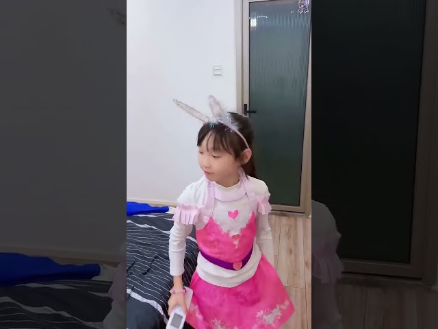 一找解决睡觉踢被子！ #斗罗大陆 #唐舞桐 #小舞 #唐舞麟