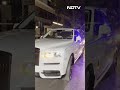 Shah Rukh Khan की 555 नंबर प्लेट वाली कार मुंबई में हुई स्पॉट  - 00:22 min - News - Video