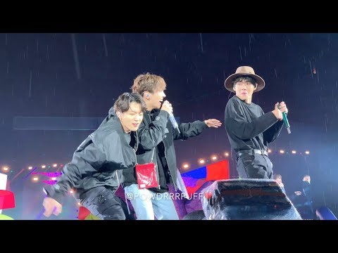 190512 - Anpanman - BTS 방탄소년단 - Speak Yourself Tour - Soldier Field D2 IN THE RAIN - HD FANCAM