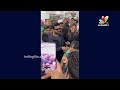 Ram Charan Receives Grand Welcome at Delhi Airport | RRR Won Oscar Award 2023 | IndiaGlitz Telugu  - 02:09 min - News - Video