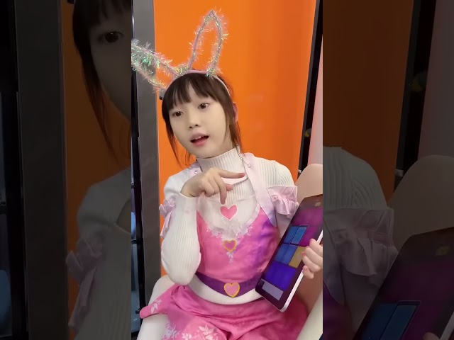 棒棒糖就这么好吃嘛！#斗罗大陆 #小舞 #唐老六 #唐舞桐