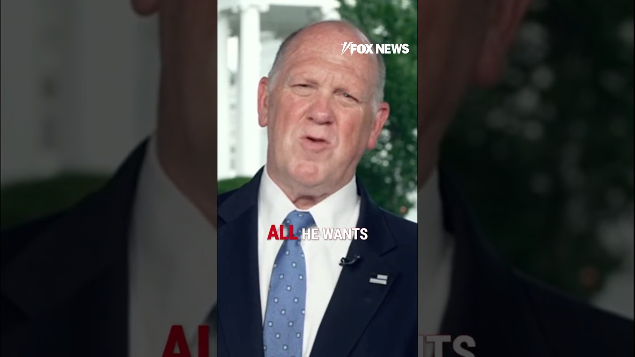 ‘WASN’T LISTENING’: Tom Homan munches on McIntosh apple during Mamdani confrontation #shorts #us