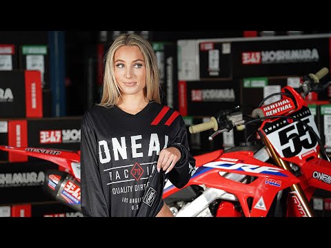 Moto Model March - Amanda