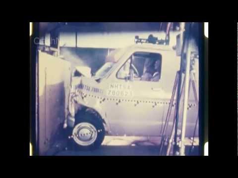 Video Crash Test Ford Econoline 1987 - 1992