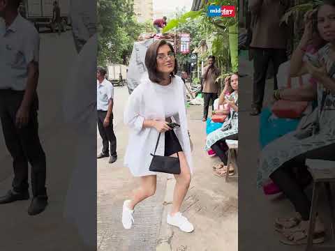 Spotted Tara Sutaria stuns in white  black as she visits a restaurant in Bandra  17 thousand views  play Short