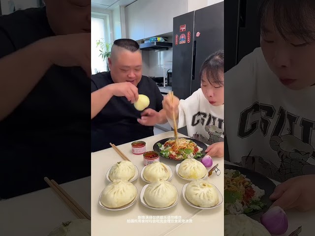 小氣老公想獨吞紅燒肉，但我早看破了他的詭計，紅燒肉是我的面皮才是他的