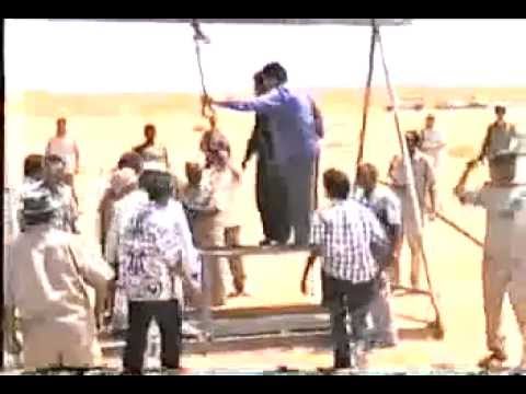 Gaddafi lässt Kritiker erhängen (1999, Libyen) - YouTube