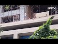 Ranbir Kapoor-Alia Bhatt Inspect The Construction Of Their Krishna Raj Bungalow - 00:29 min - News - Video