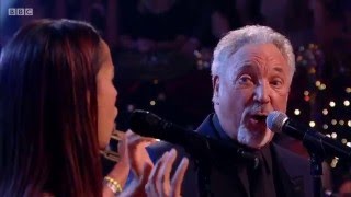Tom Jones &amp; Rhiannon Giddens - St. James Infirmary Blues [HD] Jools' Annual Hootenanny 2015/16