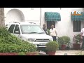 Priyanka Gandhi Vadra Leaves Sunhari Bagh Bungalow Amid Reports of Centers Offer to Rahul Gandhi  - 01:25 min - News - Video