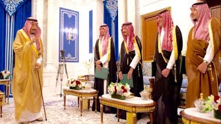 شاهد اول ظهور للملك سلمان بعد تعيين الامير محمد بن سلمان ولي للعهد ...