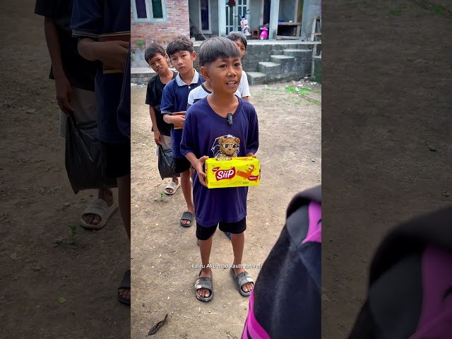 Kasih hadiah persahabatan!