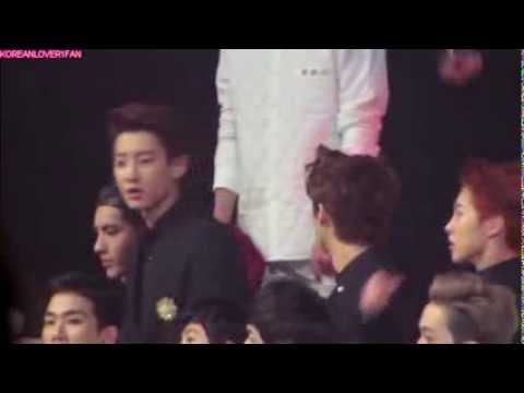 131229 Fanboy CHANYEOL SING DARA's PARTS+EXO DURING 2NE1 PERF!