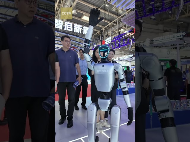 Robots take over at 2025 China International Supply Chain Expo