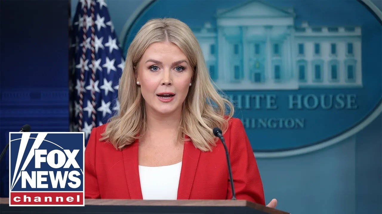 Karoline Leavitt holds White House briefing